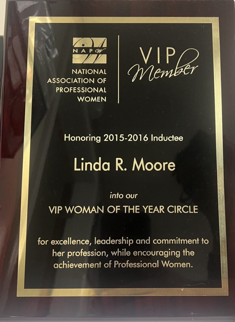 Award Presented to Linda Moore for VIP Woman of Year